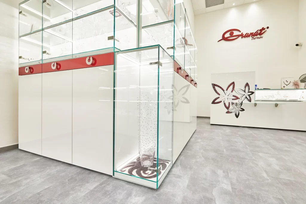 Prodejna Granát, Nisa Liberec - Truhlářství Pavelka