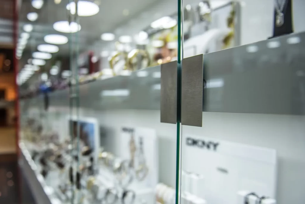 BURÁŇ klenoty, OC Futurum Hradec Králové - Truhlářství Pavelka